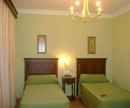 Santa Cruz Hotel Los Palacios Y Villafranca Buitenkant foto