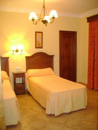 Santa Cruz Hotel Los Palacios Y Villafranca Buitenkant foto