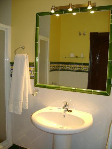Santa Cruz Hotel Los Palacios Y Villafranca Buitenkant foto